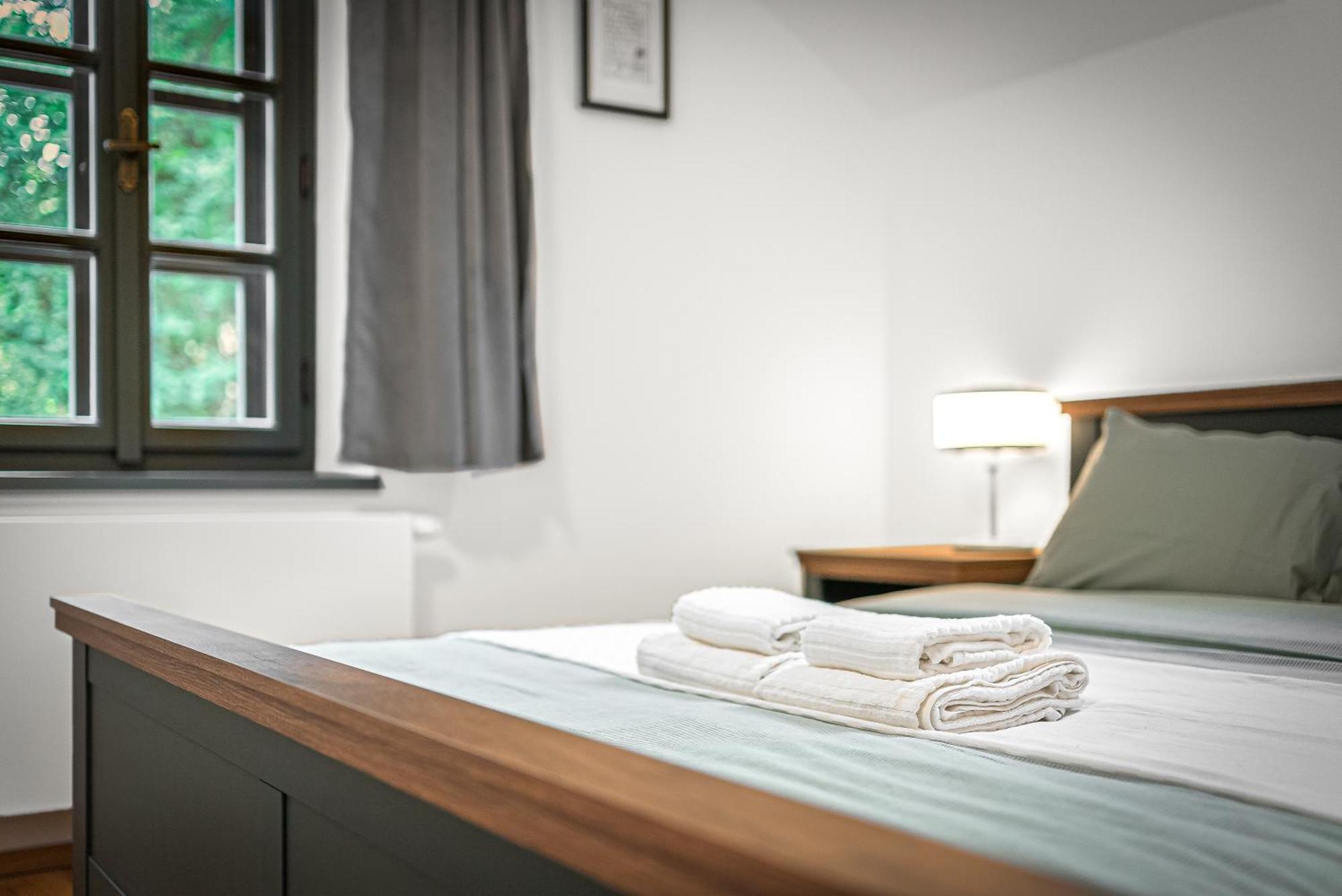 Vyletni Restaurace Rudolfov Hotel ยินดริคูฟราเดตส์ ภายนอก รูปภาพ