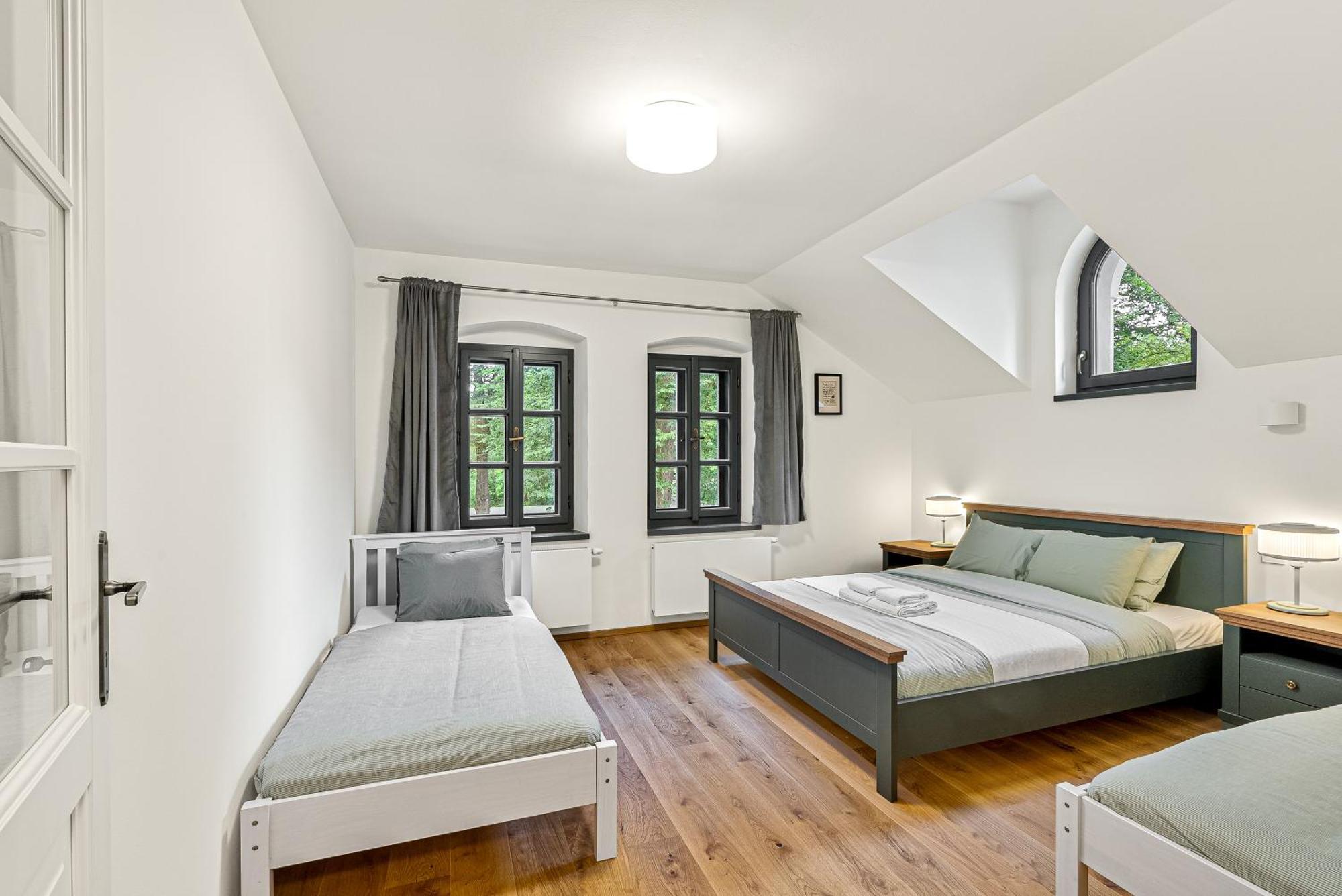 Vyletni Restaurace Rudolfov Hotel ยินดริคูฟราเดตส์ ภายนอก รูปภาพ